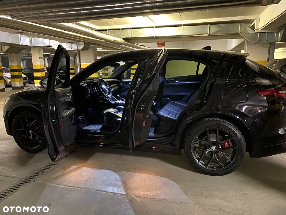 Alfa Romeo Stelvio 2.0 Turbo Veloce Q4 - 4