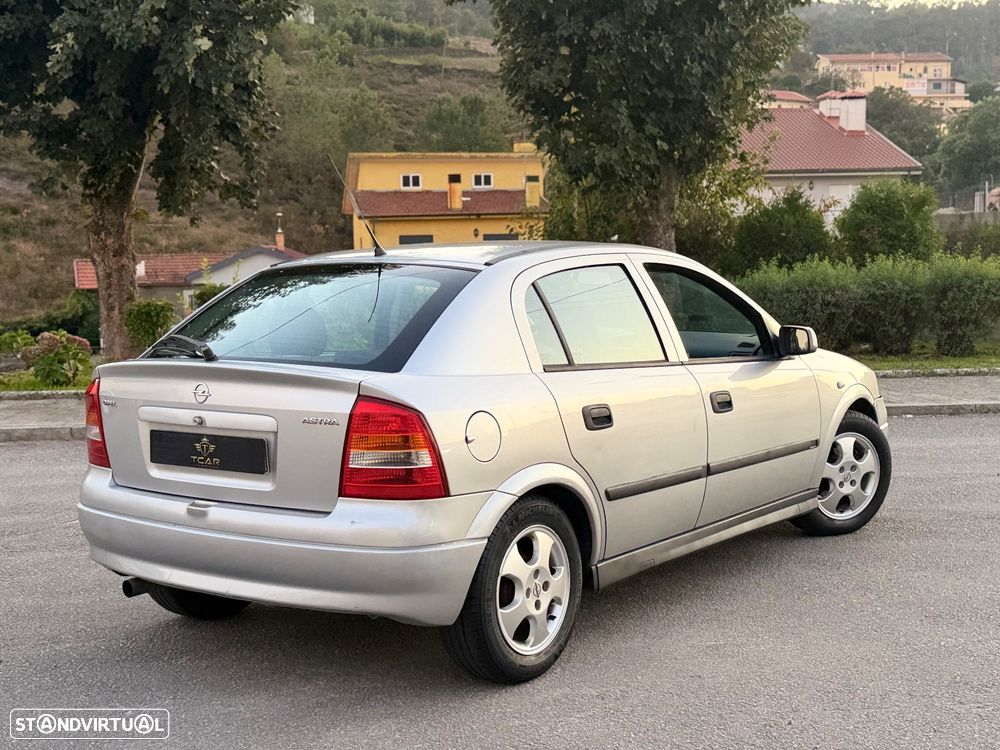 Opel Astra 1.2 Club - 5