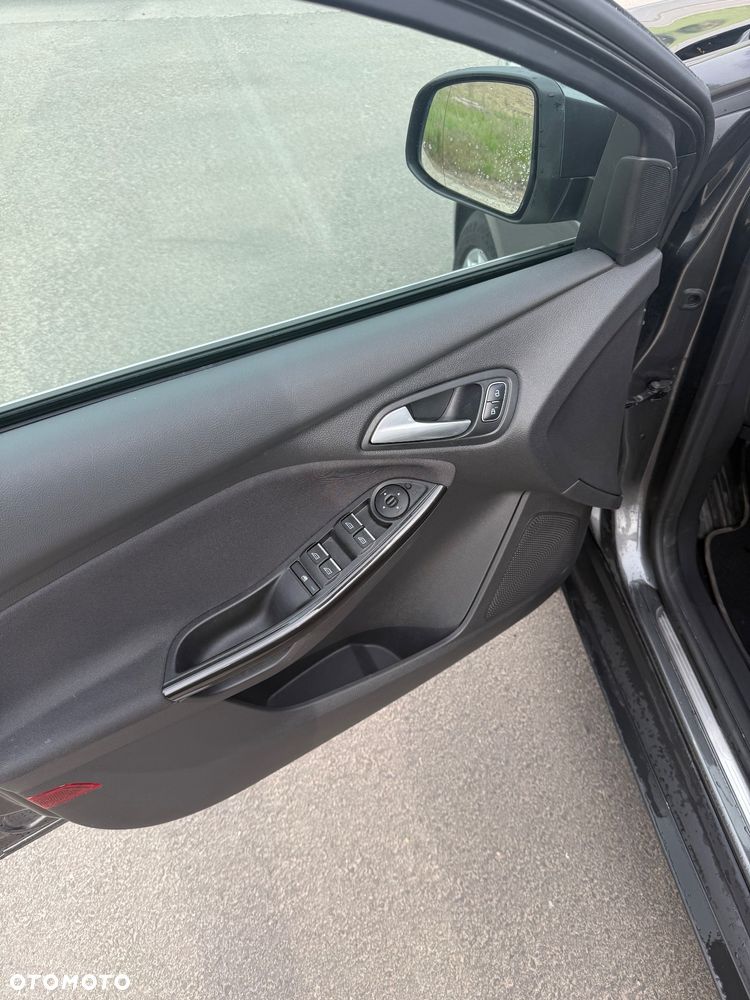 Ford Focus 2.0 TDCi Titanium ASS - 11