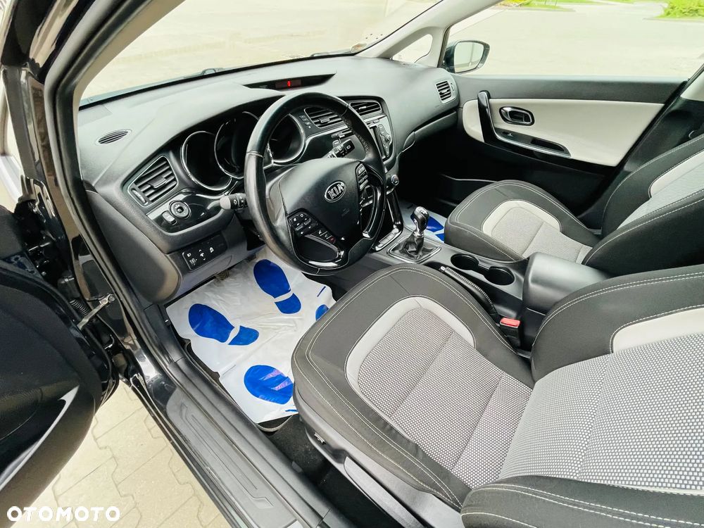 Kia Ceed 1.6 GDI Dream Team Edition - 9