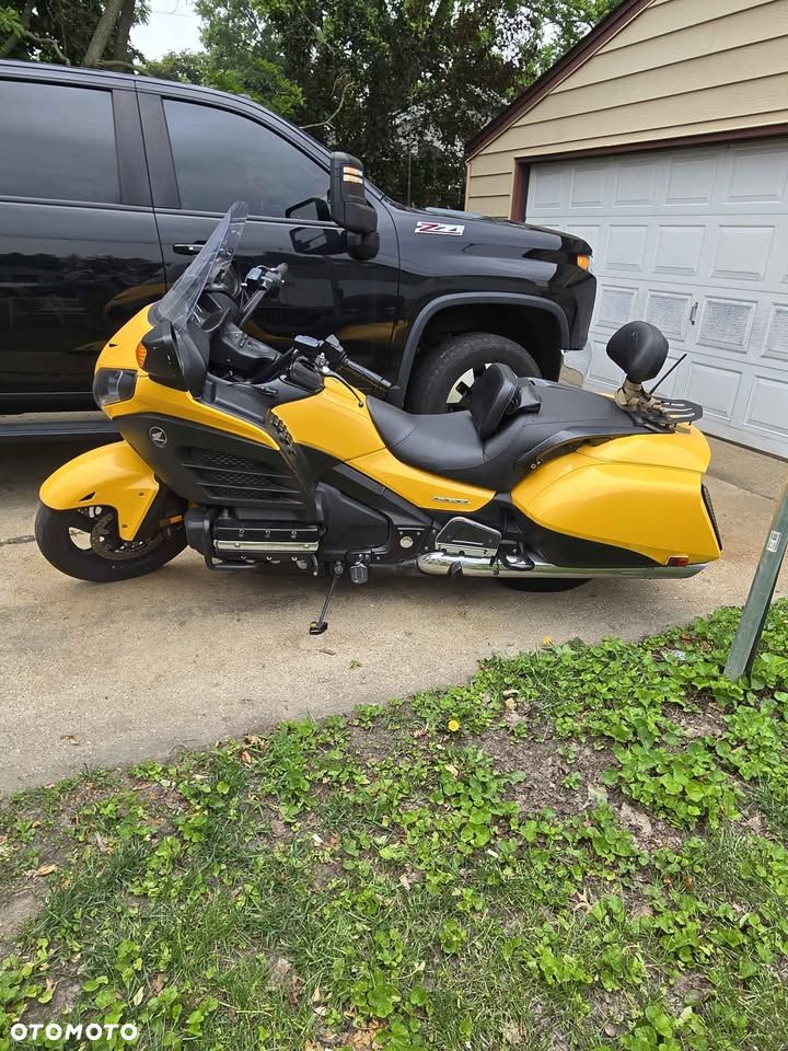 Honda GL - 38