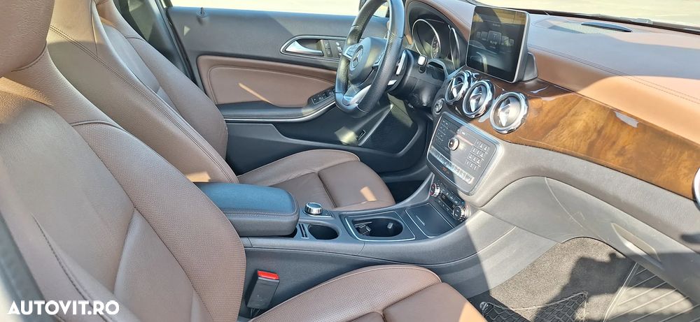 Mercedes-Benz GLA 250 4Matic 7G-DCT AMG Line - 8