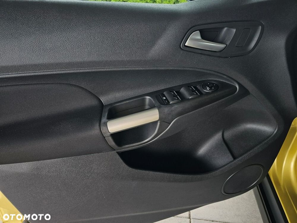 Ford Tourneo Connect - 12