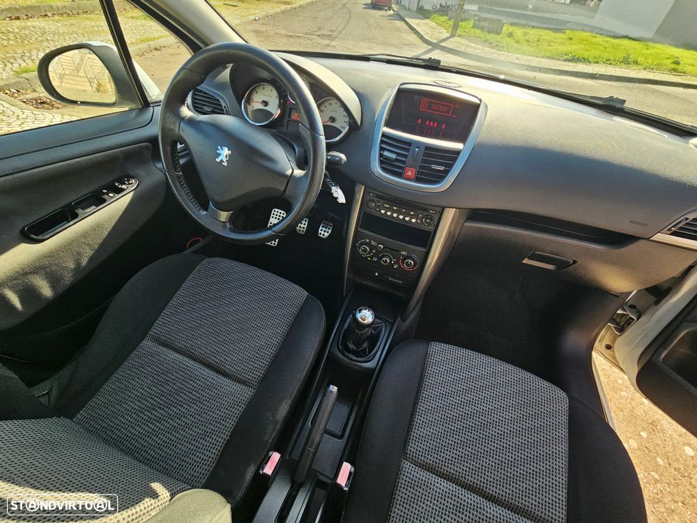 Peugeot 207 1.4 16V Sport - 14
