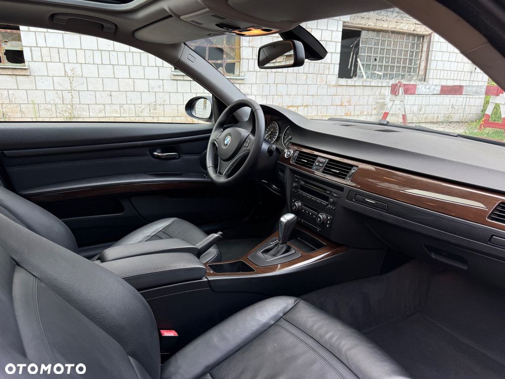 BMW Seria 3 320i - 13