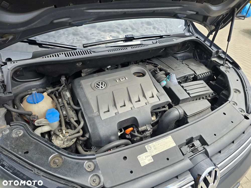 Volkswagen Touran - 17