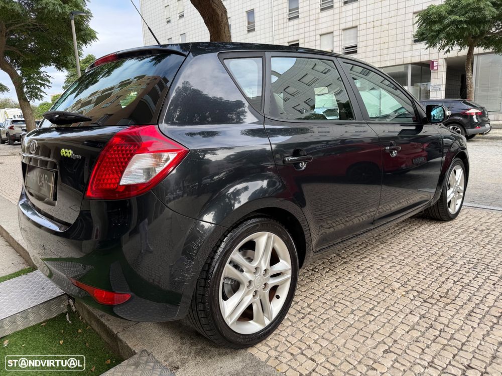 Kia Ceed 1.6 CRDi LX ISG - 6
