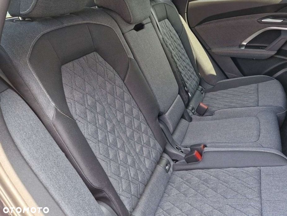 Audi Q5 Sportback - 16