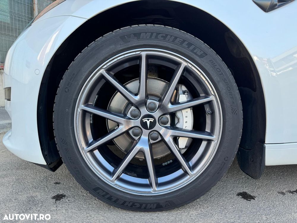 TESLA Model 3 2022 — imagine 9