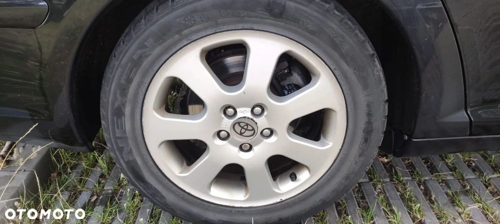 Toyota Avensis 2.0 D-4D - 10