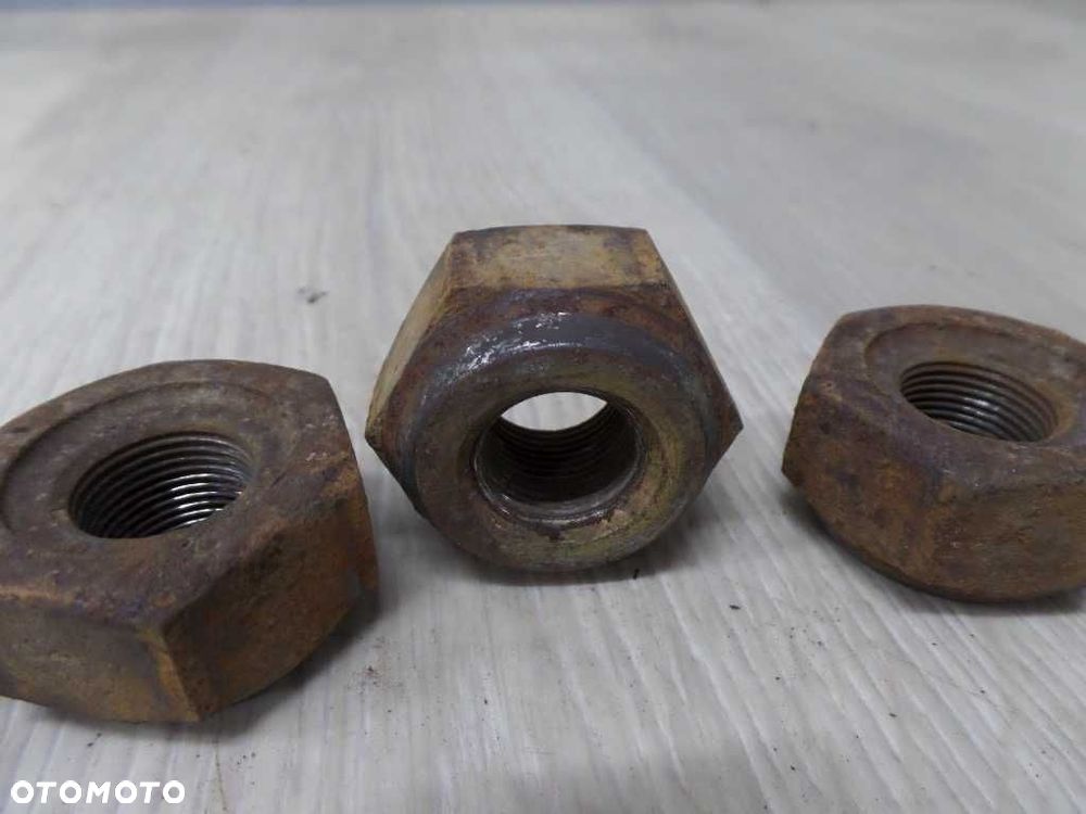 ISUZU NPR NQR NKR N SERIES SZPILKA NAKRETKA KOLA LEWY PRZOD 17.5 - 4