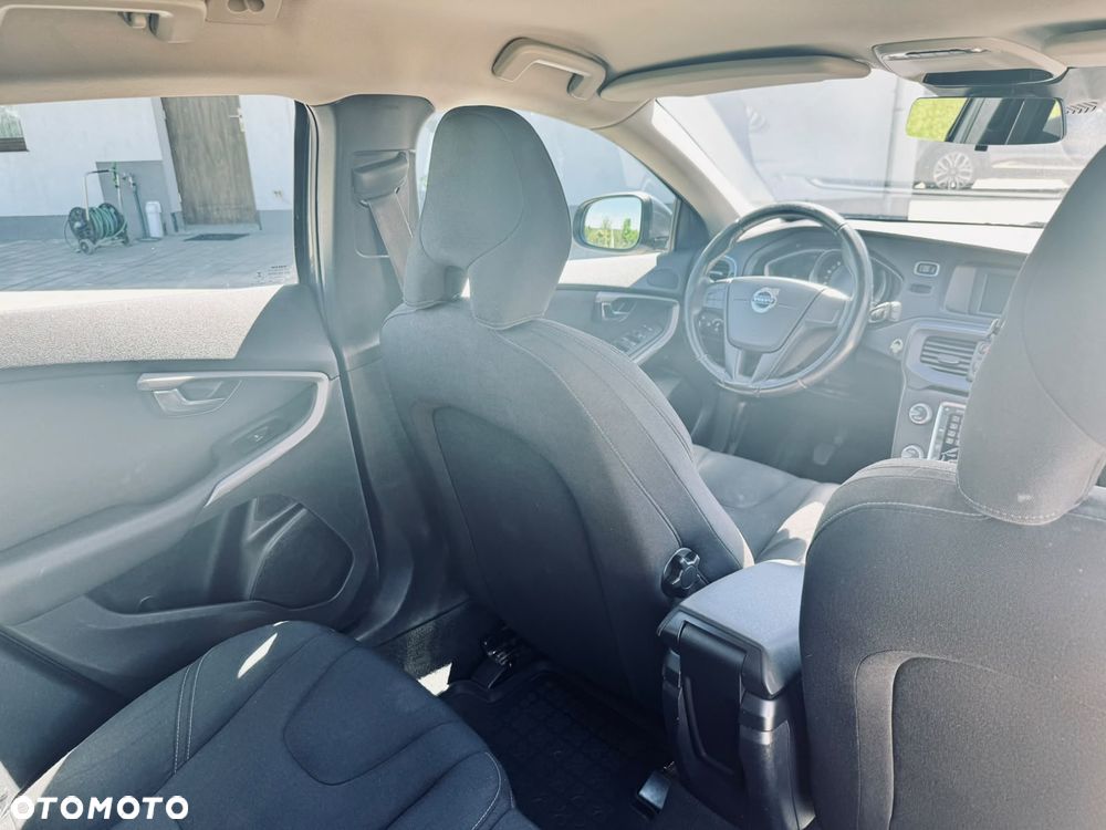 Volvo V40 T3 Momentum - 6