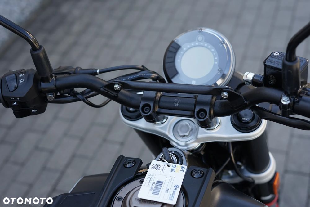 Husqvarna Svartpilen - 19