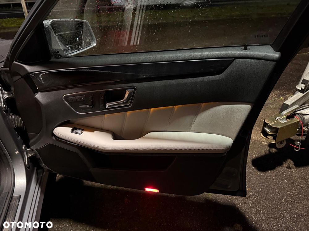 Mercedes-Benz Klasa E 350 CDI DPF BlueEFFICIENCY 7G-TRONIC Avantgarde - 8