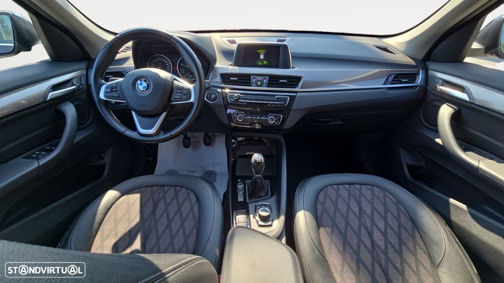 BMW X1 16 d sDrive Line xLine - 11