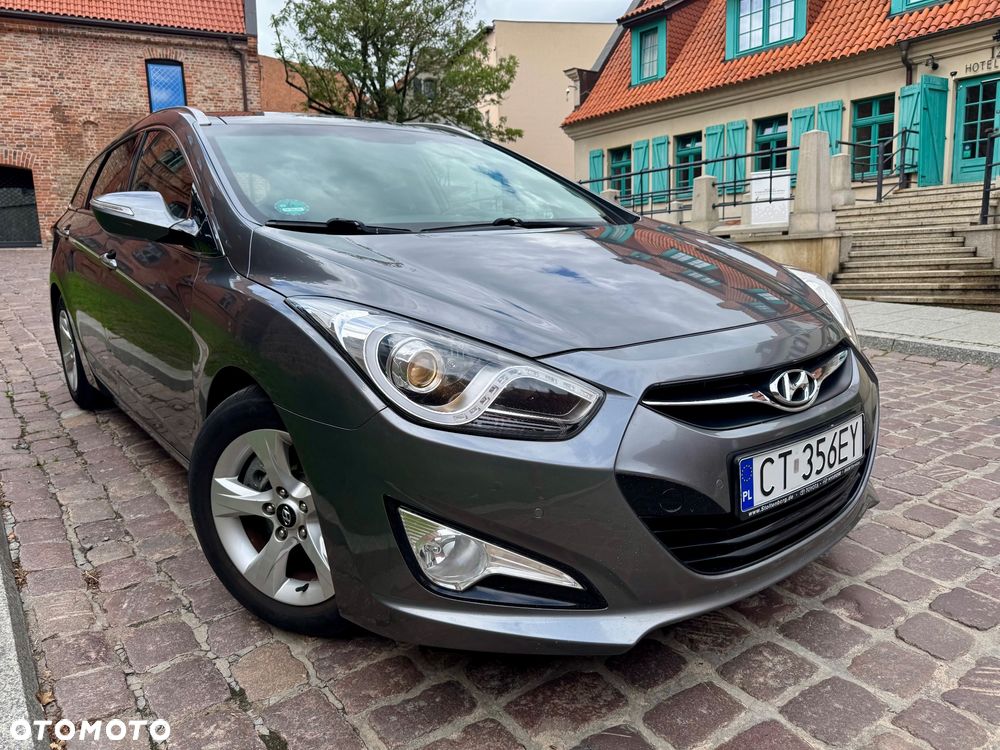 Hyundai i40 i40cw 1.7 CRDi Automatik Fifa World Cup Edition Gold - 1