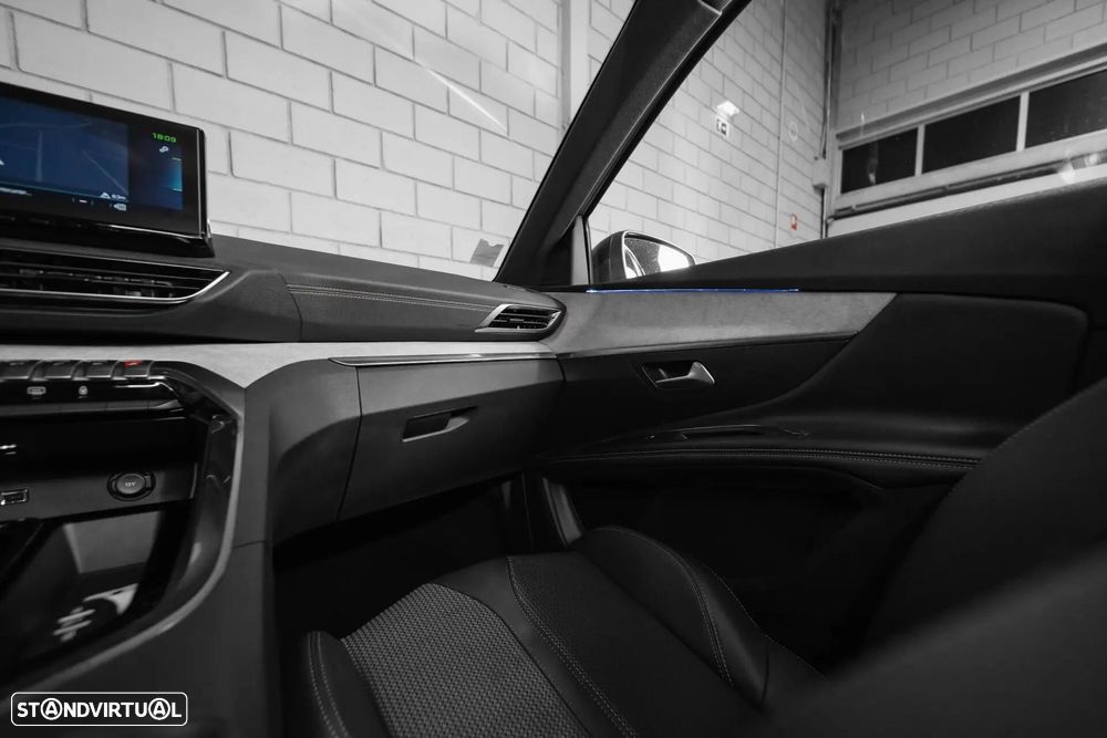 Peugeot 3008 1.6 Hybrid GT e-EAT8 - 29