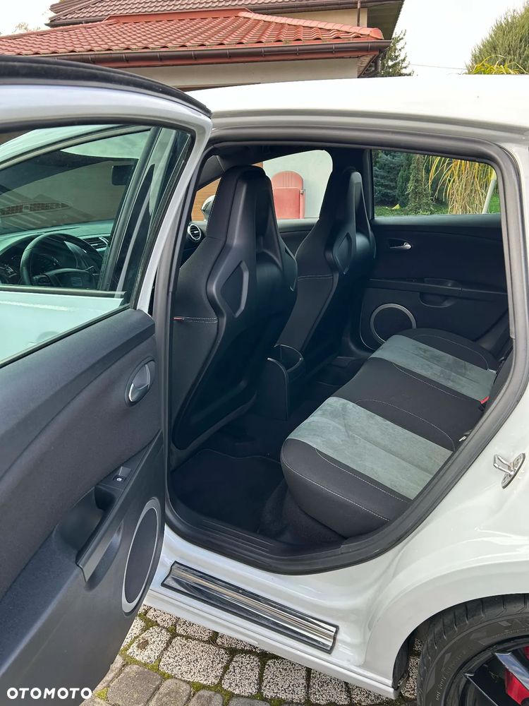 Seat Leon 2.0 T FSI Cupra R - 26