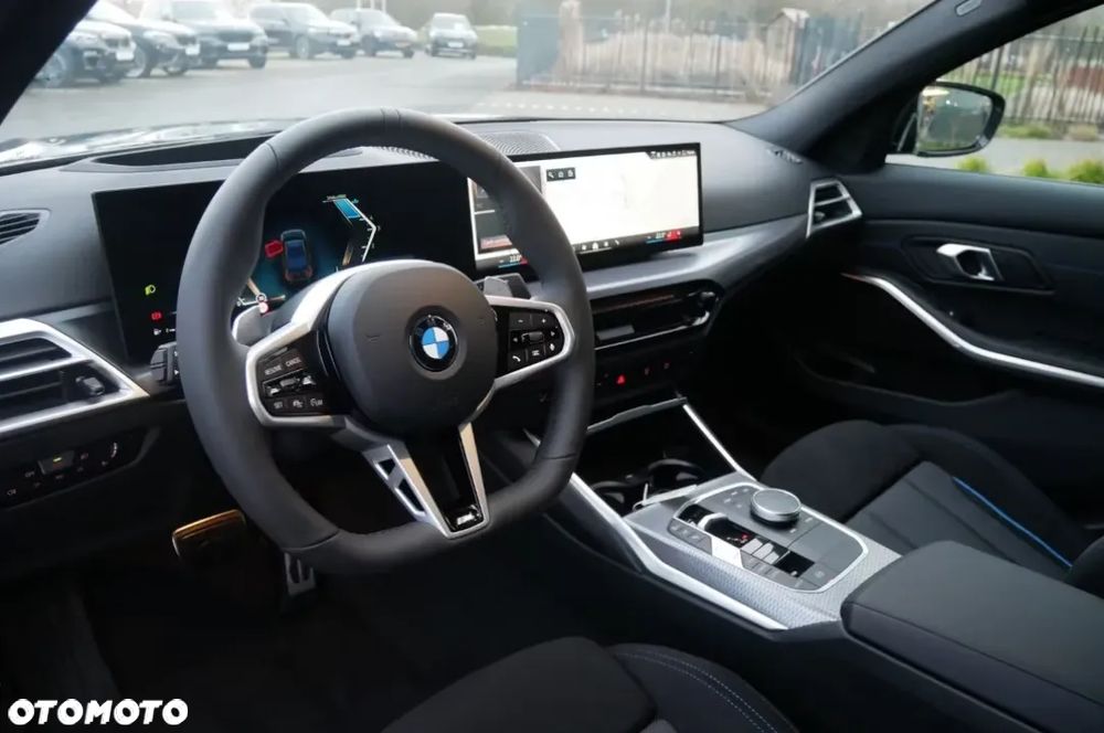 BMW Seria 3 318i M Sport - 9