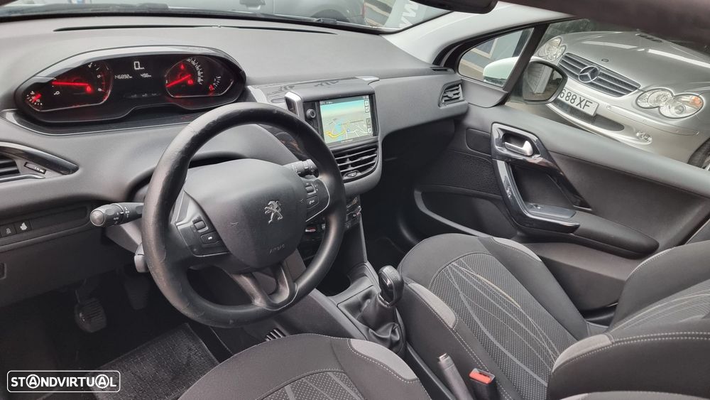 Peugeot 208 1.6 e-HDi Active - 4