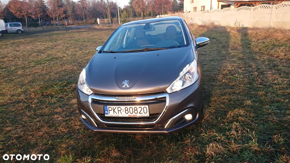 Peugeot 208 - 32