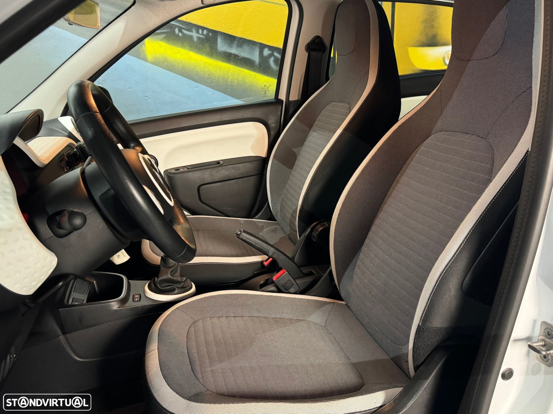 Renault Twingo SCe 75 INTENS - 12