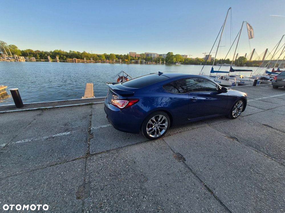 Hyundai Genesis Coupe - 5