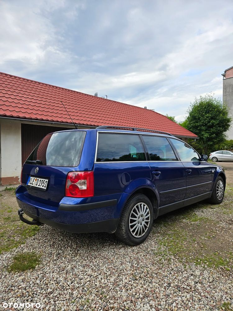 Volkswagen Passat 1.6 - 4