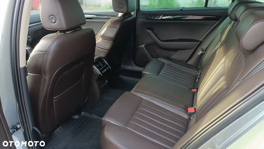 Skoda Superb 2.0 TDI L&K DSG - 12