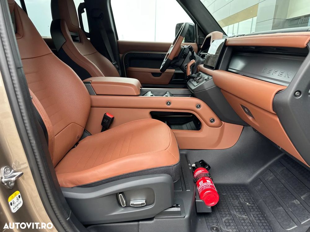 Land Rover Defender - 11
