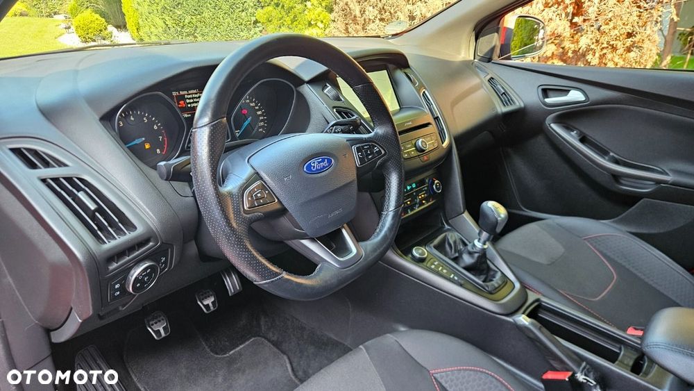 Ford Focus Turnier 1.0 EcoBoost Start-Stopp-System ST-LINE - 11