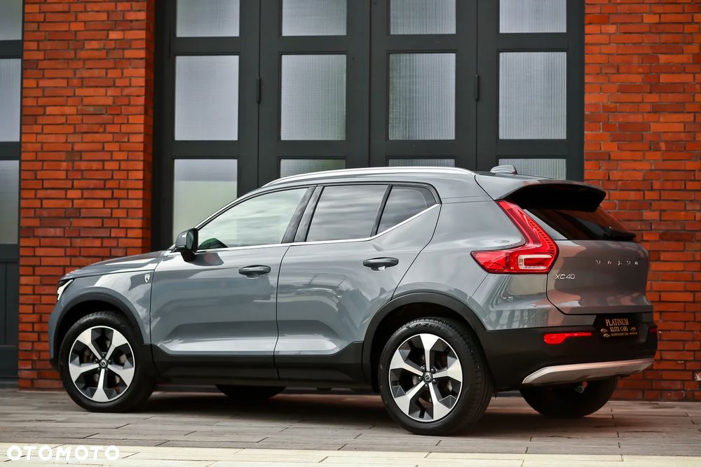 Volvo XC 40 B4 AWD Plus Bright - 12