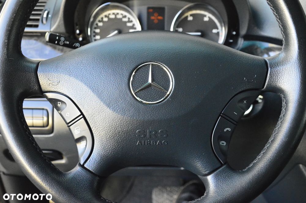 Mercedes-Benz Viano 2010 photo 4
