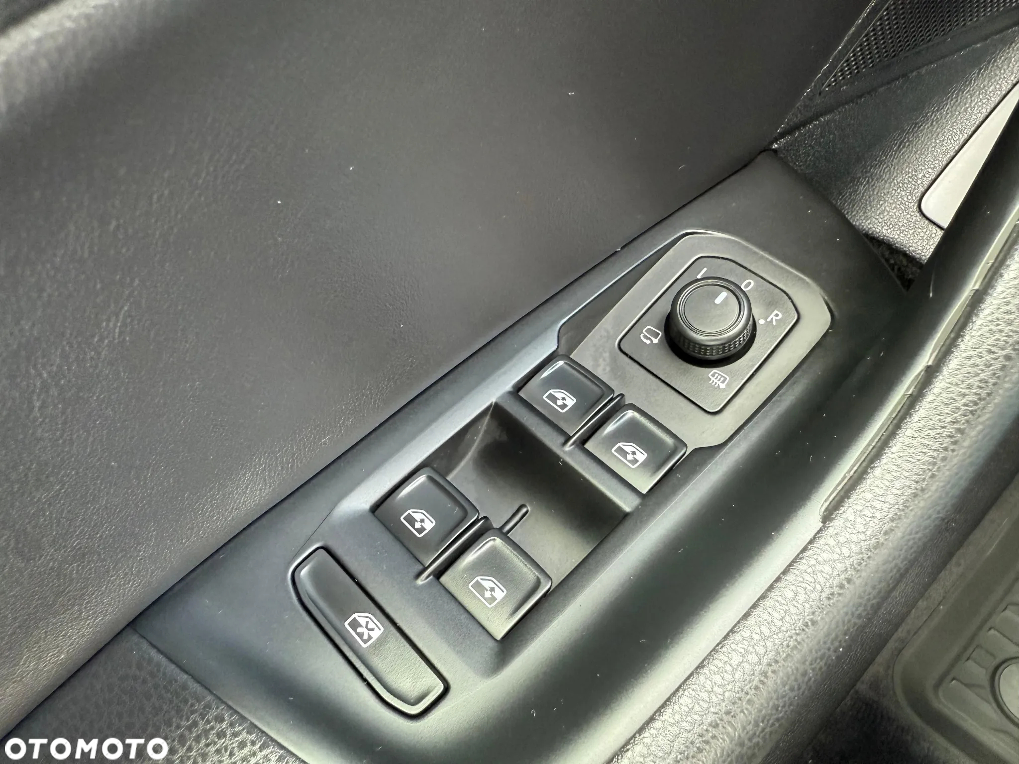 Volkswagen Arteon 2.0 TSI R-Line DSG - 19