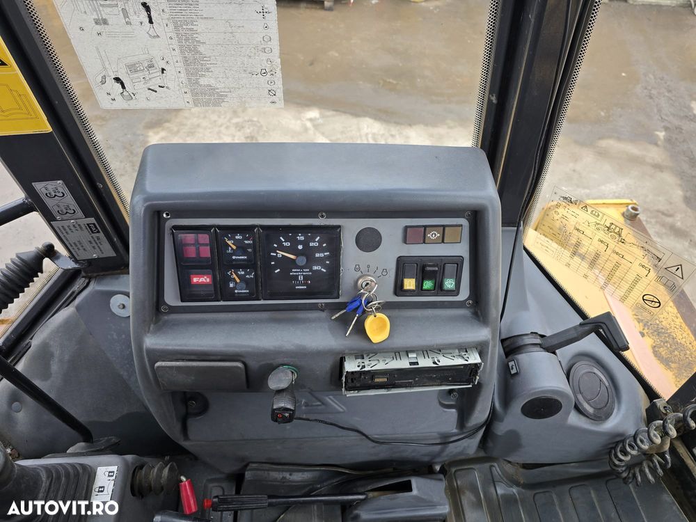 FAI Komatsu 898 - 6