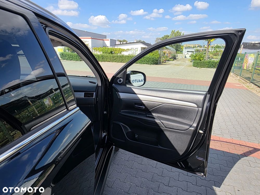 Mitsubishi Outlander 2.0 Instyle Navi CVT - 14