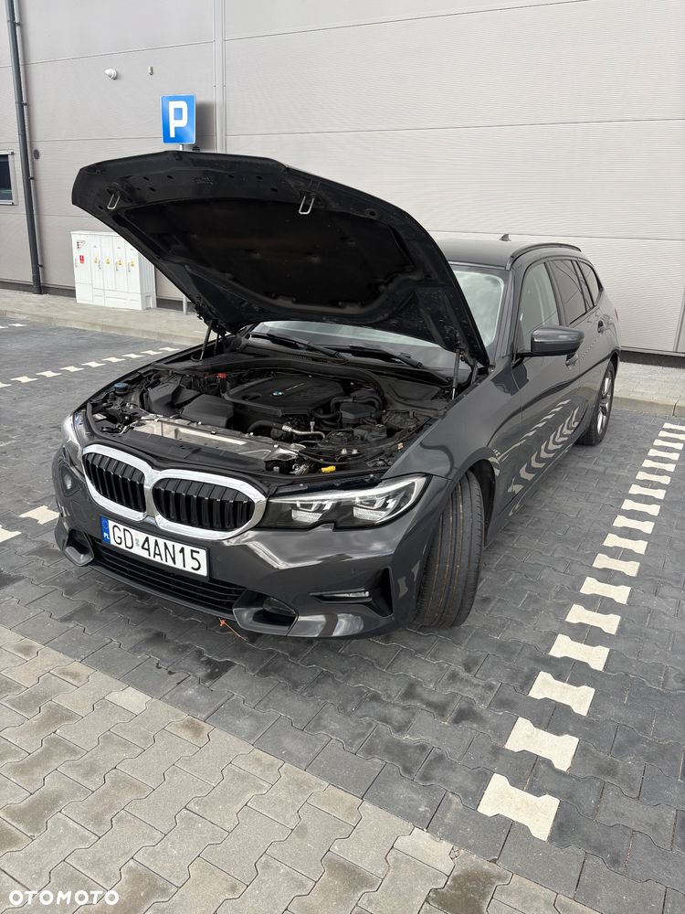 BMW Seria 3 320d Sport Line - 28