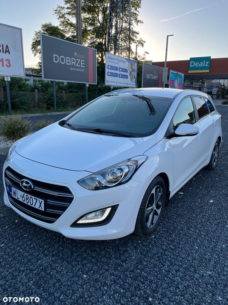 Hyundai i30 blue Kombi 1.6 GDi DCT Passion - 1