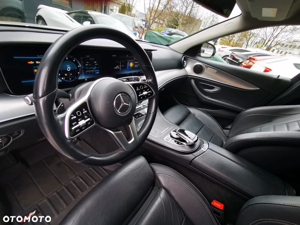 Mercedes-Benz Klasa E 200 d 9G-TRONIC - 11