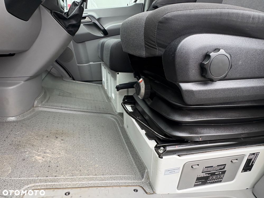Volkswagen CRAFTER - 14