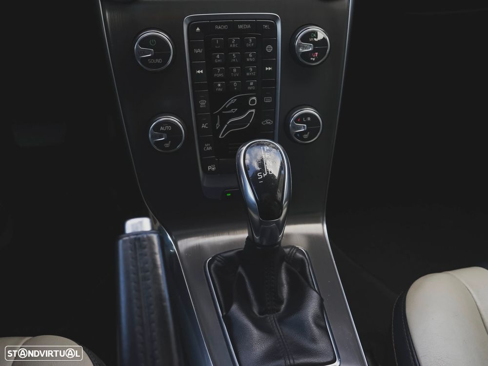 Volvo V40 2.0 D3 Summum Geartronic - 15