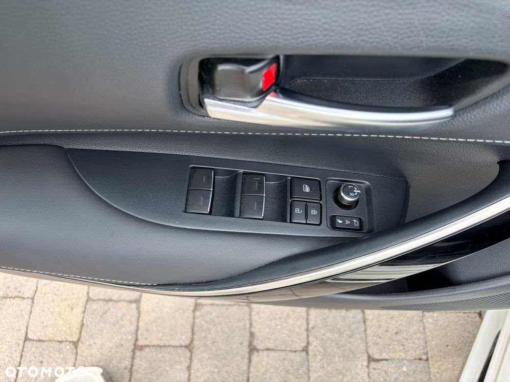 Toyota Corolla 1.8 Hybrid GR Sport - 26