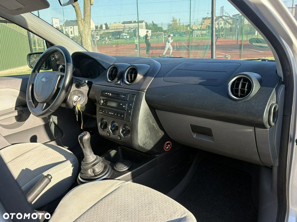 Ford Fiesta 1.4 Silver Magic - 14