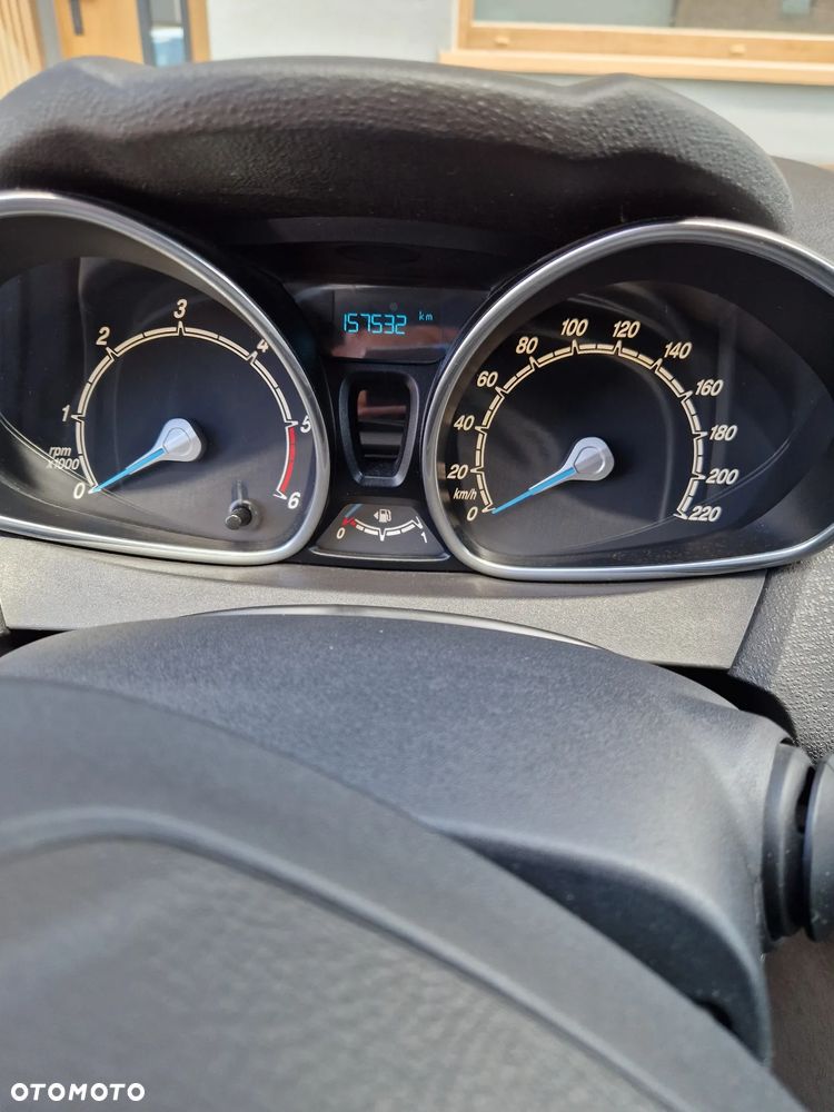 Ford Fiesta 1.5 TDCi SYNC Edition - 8