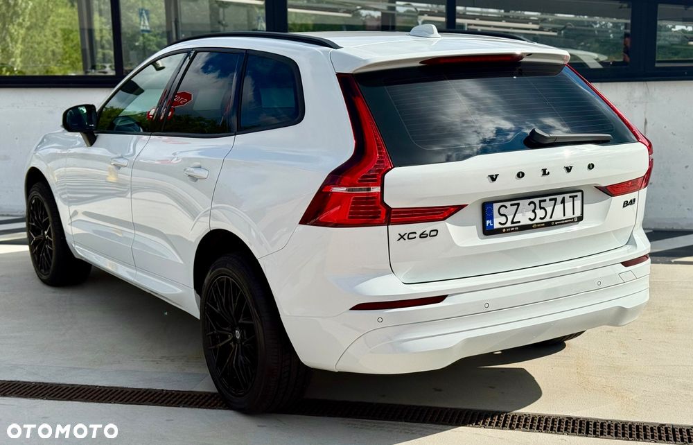 Volvo XC 60 B4 D AWD Geartronic Momentum Pro - 13