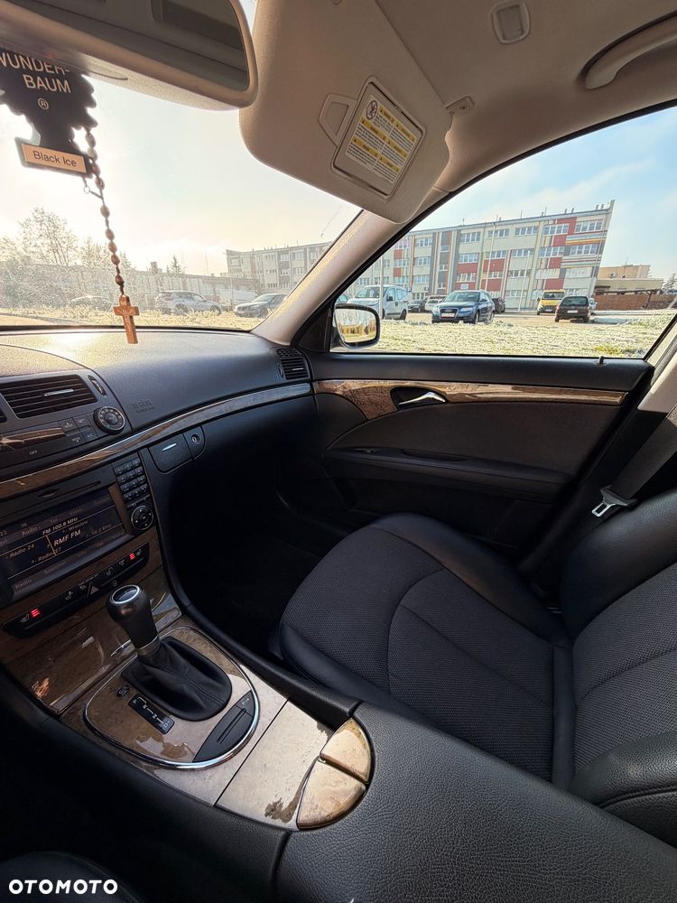 Mercedes-Benz Klasa E 280 4-Matic Avantgarde - 26