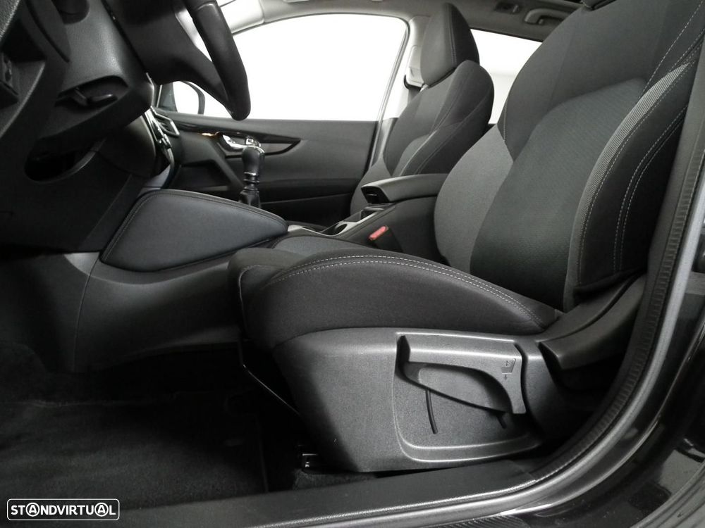 Nissan Qashqai 1.5 dCi N-Connecta J18 — fotografia 21