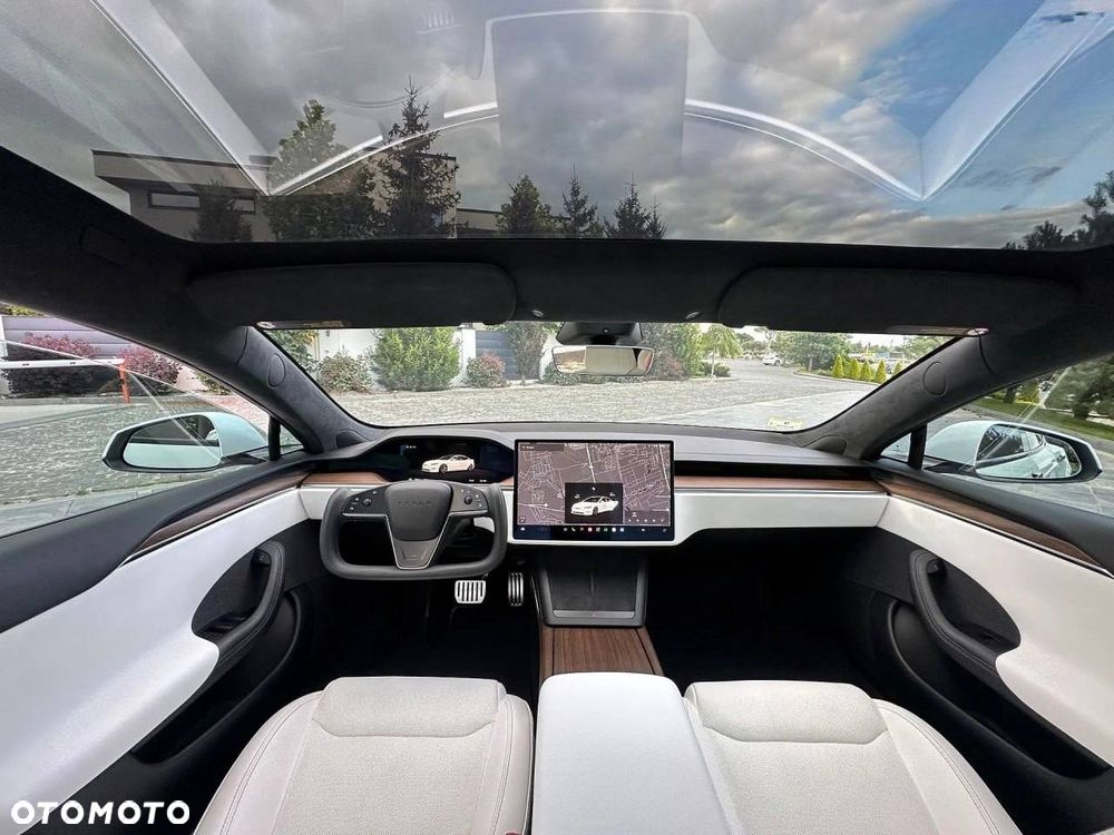 Tesla Model S - 9