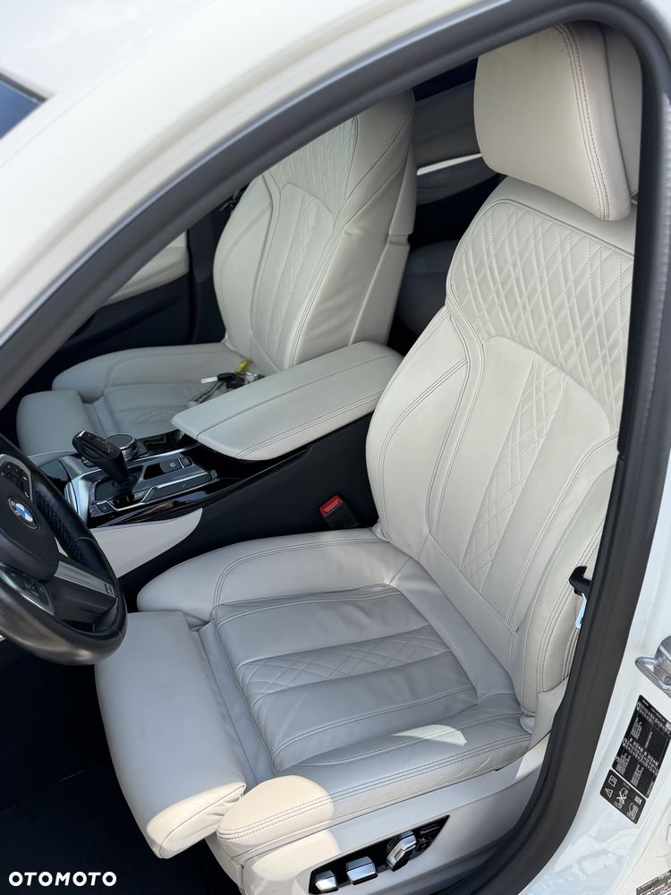 BMW Seria 5 530i GPF xDrive M Sport sport - 9
