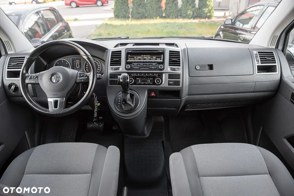 Volkswagen Caravelle - 16